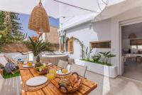 Idalia Stylish Apartment with Hot Tub - B&B Goúves