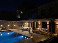 Waterfront villa "Afros" with a pool, direct access to the sea and a small beach - B&B