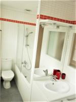 One-Bedroom Apartment with Garden Access ( 2 Adults )