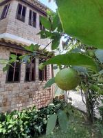 Casa com piscina, espaço gourmet e salão de jogos. - B&B Guapimirim