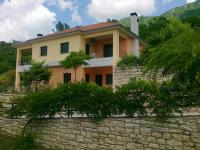 Apartment with Garden View