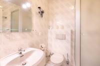 Two-Bedroom Apartment with Shower