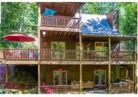 Amazing Creek View Cabin w/ Hot Tub, Firepit & Pool Table - Bed and Breakfast Ellijay