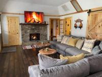 Mountain Creek Lodge - B&B