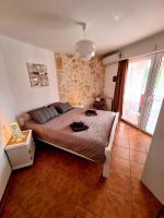 Apartment with Garden View