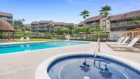 Newly Renovated Condo with SUP Paddle Boards and Golf Clubs Included - Chambres d'hôtes Kailua-Kona