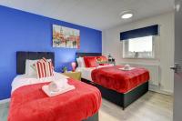 3-bed House, sleeps 8, Next to Park - Chambres d’hôtes Northampton