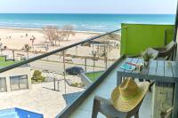 Glamour Red apartment 22 in Spa Pool resort - Bed and Breakfast Mamaia