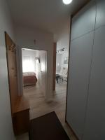 One- Bedroom Apartment 19/25