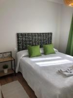 Zimmer mit Queensize-Bett und Gemeinschaftsbad