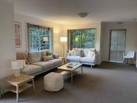 Valley House - Location Location Location - Comfortable home in the heart of Healesville - B&B