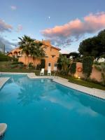 B&B Marbella - Marbella Deluxe Rooms in Royal Cabopino Townhouse - Bed and Breakfast Marbella