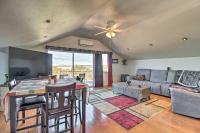 Near White Mountain Lake Home with Balcony and Patio - B&B Show Low