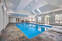Estate w/ Indoor Pool & Decks ~ 25 Mi to Dtwn - Chambres d'hôtes Colorado Springs