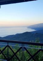 B&B Agiokampos - Villa Sklithro in the heart of the forest with magnificent view of the sea just 10 minutes from it - Bed and Breakfast Agiokampos