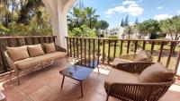 B&B Marbella - Del Parque Flats Le Village Marbella Golf - Bed and Breakfast Marbella