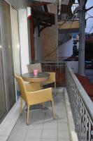 Central Luxury Apartment next to the Beach - Ferienwohnung Ofrínion