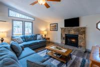 Walk to Lake Family Home with Game Room, Deck and BBQ - Bed and Breakfast Lake Harmony
