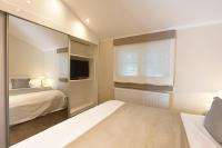 Deluxe Apartment (One Bedroom)