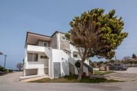 Agiazi Beachfront Apartment - Bed and Breakfast Chionato