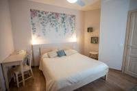 Zimmer mit Kingsize-Bett