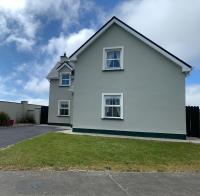 Seascape on the edge of town: 4 beds all ensuite. - B&B Belmullet