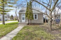 Perfect Location Walk to MSU Campus High End Mattresses Fast Wi-Fi - B&B East Lansing