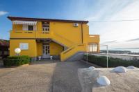 The Manzoni family 4 - Bed and Breakfast Punat