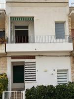 A 100metri dal mare difronte alla torre saracena. - B&B Campomarino