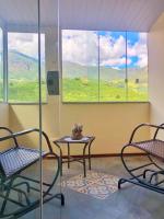 Camera Matrimoniale con Vista Montagna