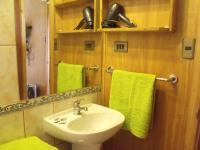 Bungalow (2 Adults + 1 Child)