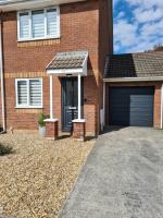 Stunning 2 bed house near coastal path/lake/beach - Chambres d’hôtes