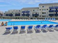 Appartement Climatisé avec Piscine & Mer Bleu Marine - B&B