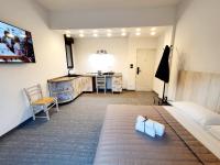 Habitación Doble Estándar con baño compartido y zona de cocina