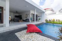 Casa Jinah 2 I Simply Modern Twin Villas (2BR) in Bidadari - Chambres d'hôtes Seminyak