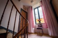 Zimmer mit Queensize-Bett und Balkon