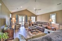 Home with Deck in Corolla Light Walk to Beach! - Ferienwohnung Corolla