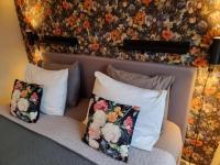 B&B Groninga - The Hogg House - a city delight for two - Bed and Breakfast Groninga