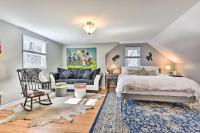 Trolley Apt Upper: Steps to Village Trail & Canal! - Bed and Breakfast Pittsford