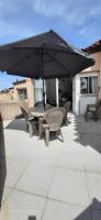 Jardins de Neptune - villa en résidence avec piscine - Ferienwohnung