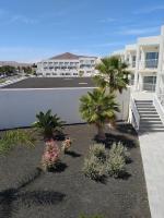 Apartment Aqui Todo Empieza - Pool view - Free WiFi - smart TV-Residence Senator - B&B Costa Teguise