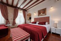 Palace Central Square - B&B Trogir