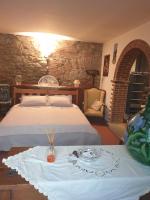 B&B Ambra - Helga's House- Una Finestra sul Borgo - Bed and Breakfast Ambra