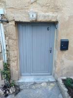 Maison de village familiale Pont du Gard, toit terrasse, barbecue, Fibre - Chambres d’hôtes