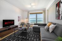 WHome Panoramic View with Elevator, AC, Garage perfect for Families & Business Travellers - B&B Lisbon