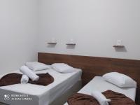 B&B Aparecida - Pousada Quarto com ventilador,ar frigobar e garagem - Bed and Breakfast Aparecida