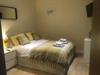 B&B Solihull - Private Entry Double bedroom with beautiful views! - Bed and Breakfast Solihull