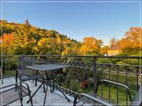 Deluxe Apartment Bellevue with Balcony