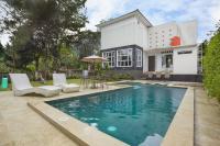 Villa Herrera Puncak - B&B Puncak