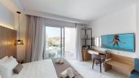 Suite Junior con vistas parciales al mar